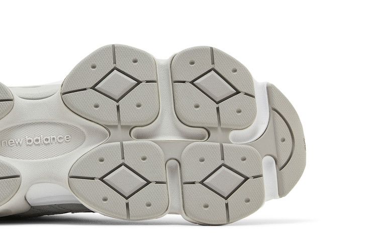 New Balance New Balance 9060 Silver Metallic Grey