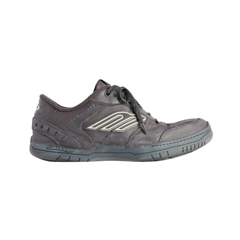 Balenciaga Hamptons Worn-Out Sneaker In Grey