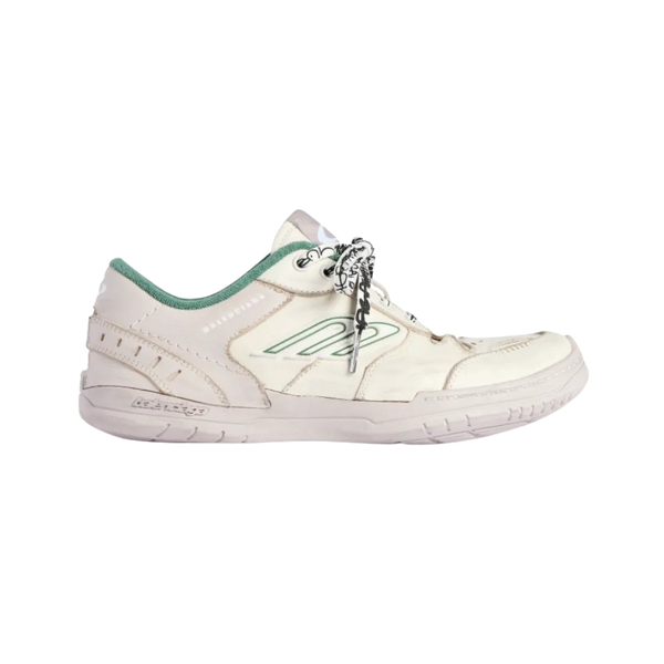 Balenciaga Hamptons Medium Worn-Out Sneaker In Beige