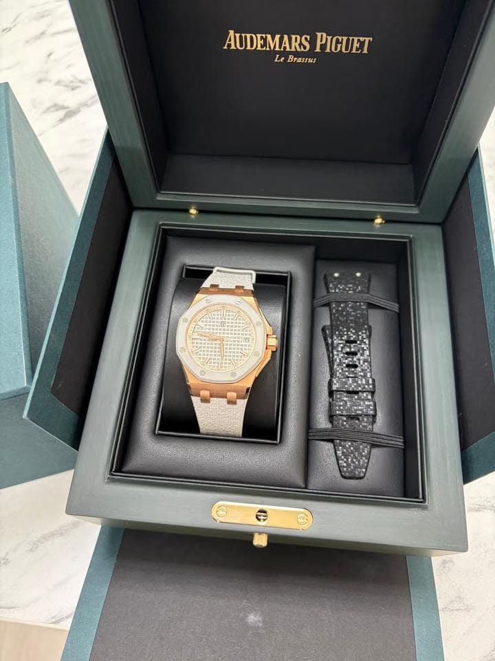 Audemars Piguet Audemars Piguet Royal Oak Offshore Full Set New 2025. Yea