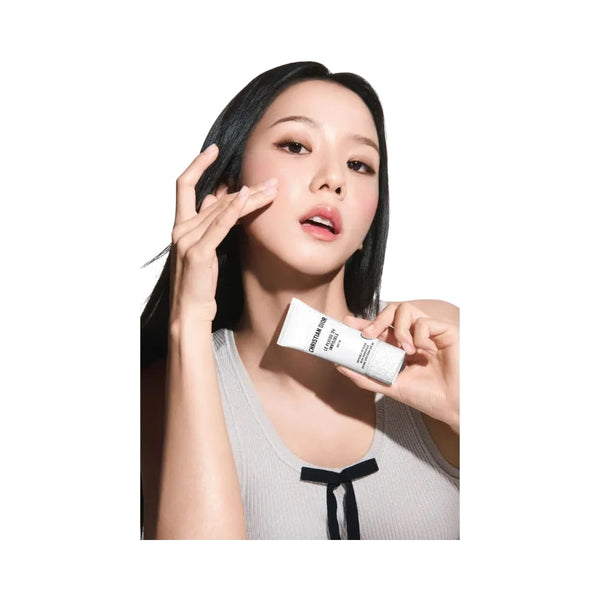 Dior Christian Dior Hydrating Invisible Uv Fluid Broad Spectrum Spf 50