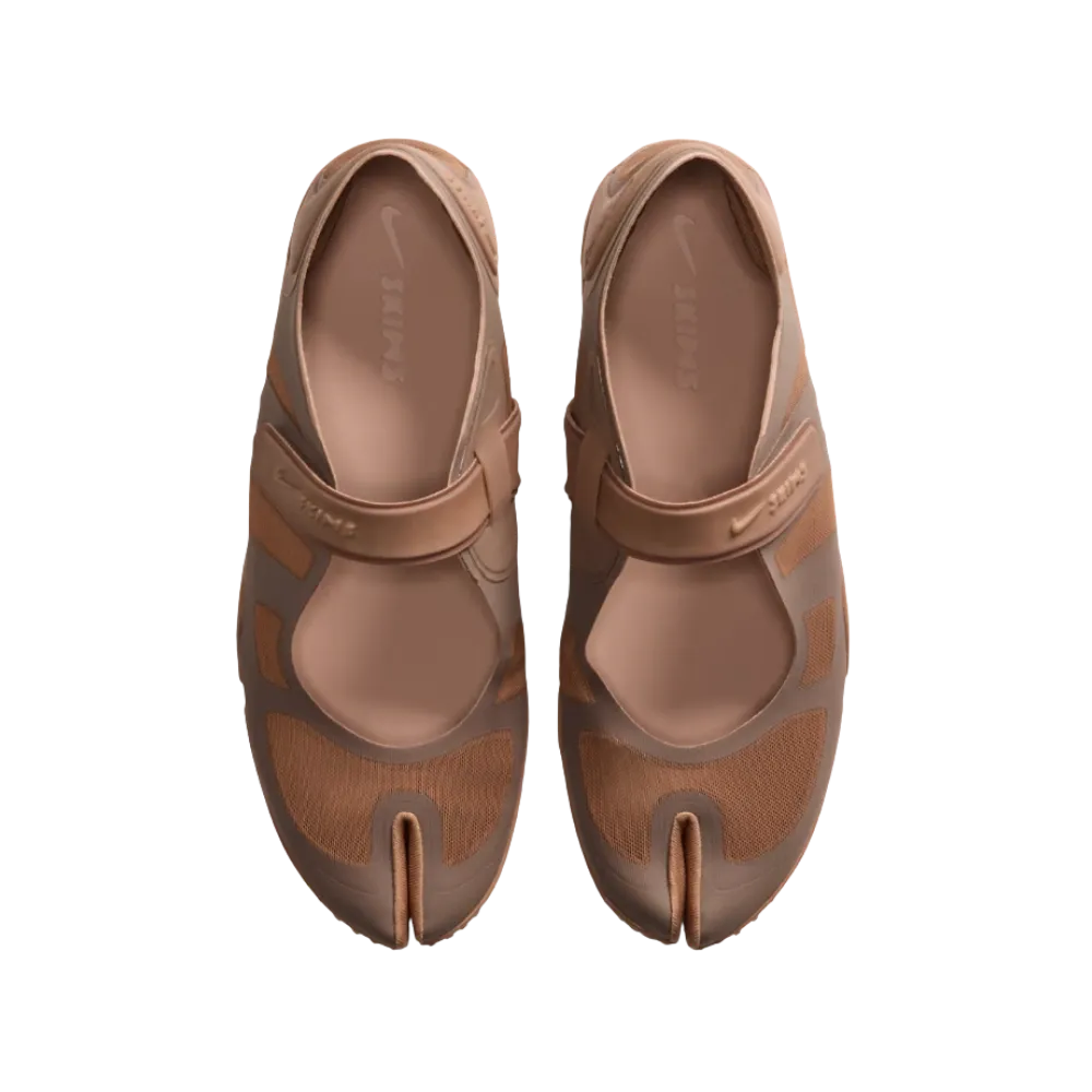 NikeSKIMS Air Rift 'Archaeo Brown'
