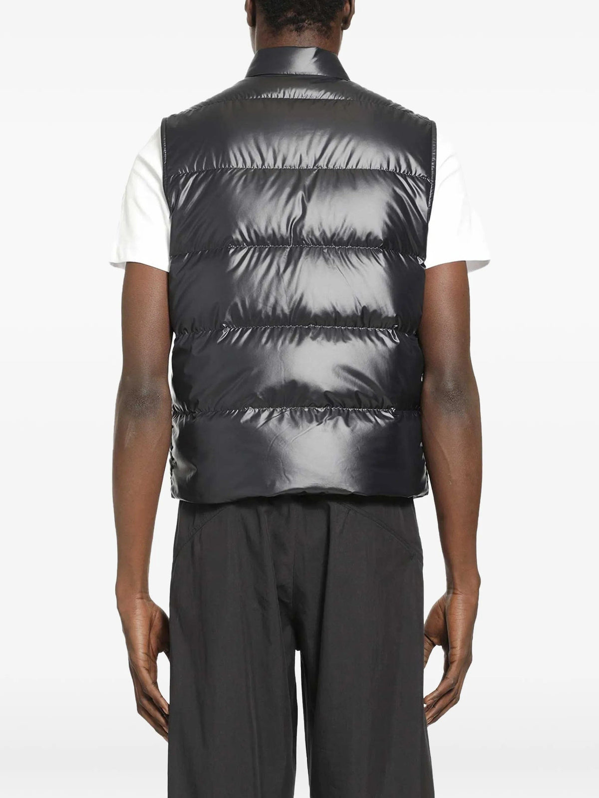 Moncler Moncler Sleeveless Buttoned Gilet