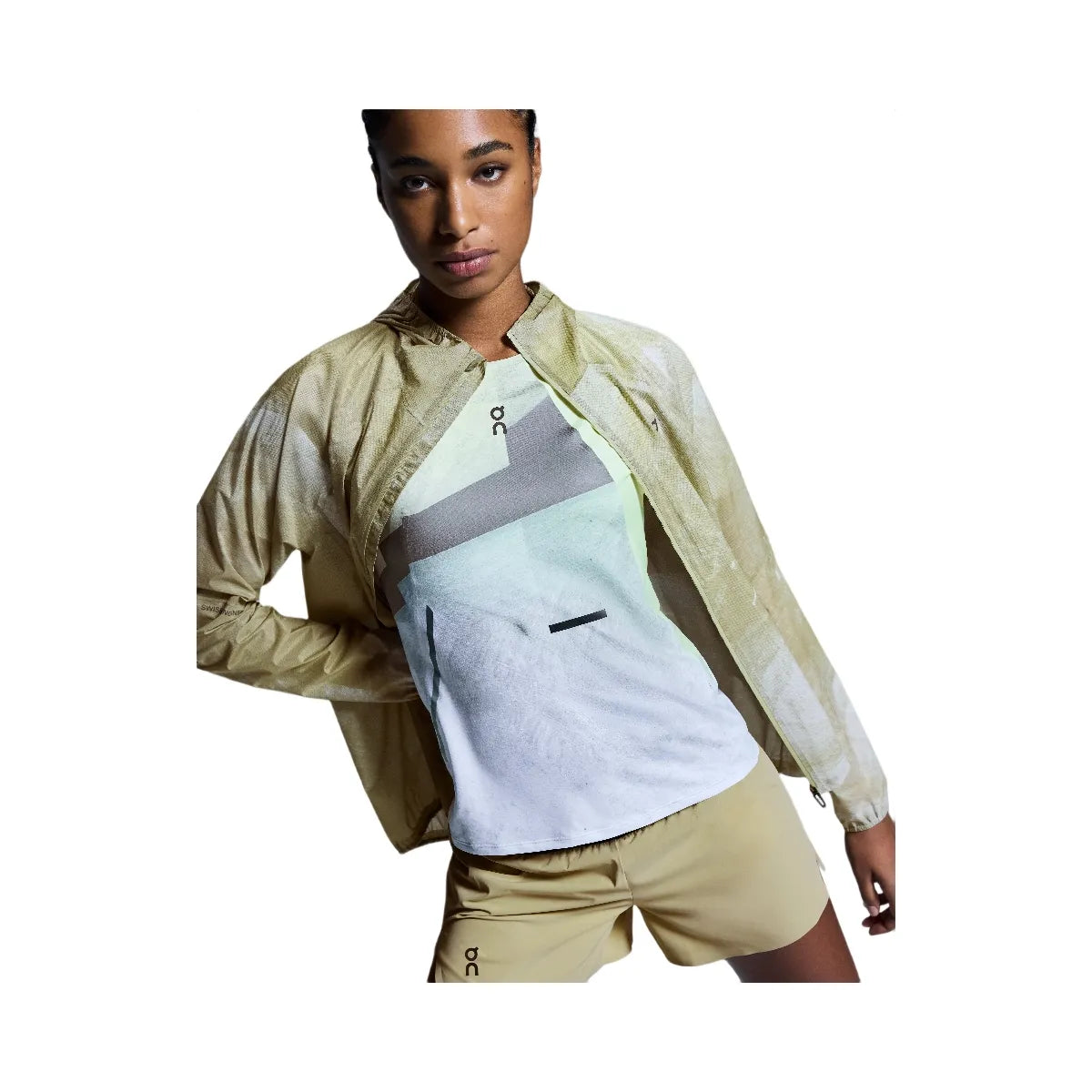 On Ultra Jacket White | Caper