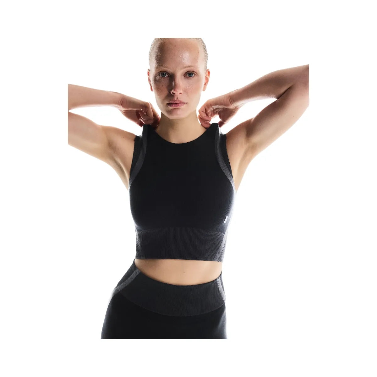 On Studio Knit Crop Black | Eclipse